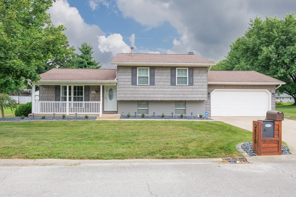 520 Cottonwood Drive Salem IL 62881