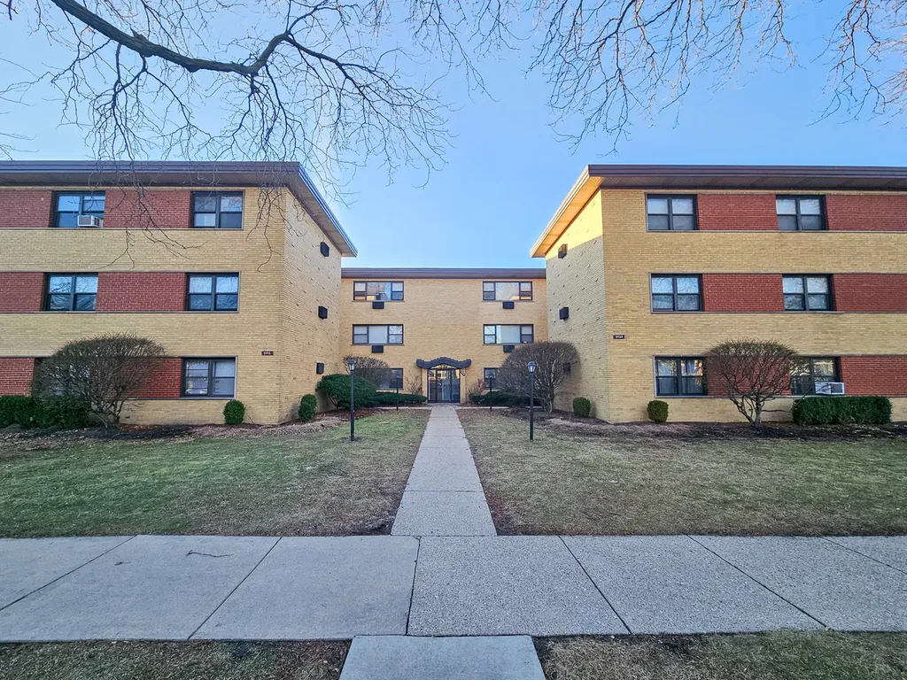 9012 Lamon Avenue Skokie IL 60077