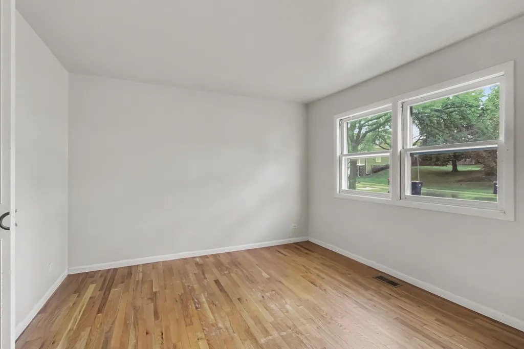 1938 Oxford Court Schaumburg IL 60194