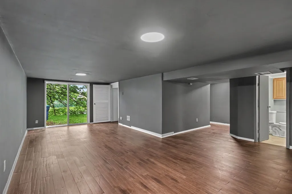 1938 Oxford Court Schaumburg IL 60194