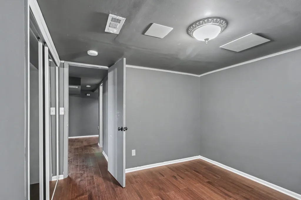 1938 Oxford Court Schaumburg IL 60194