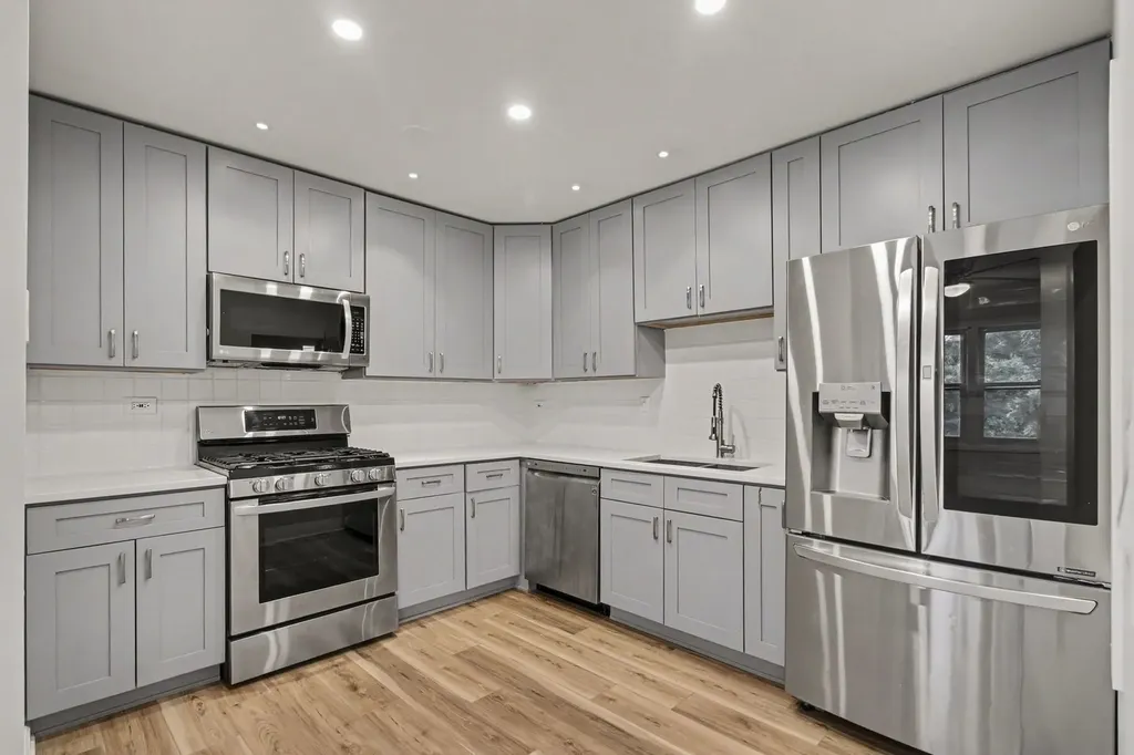 1938 Oxford Court Schaumburg IL 60194