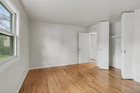1938 Oxford Court Schaumburg IL 60194