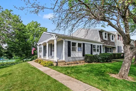 1938 Oxford Court Schaumburg IL 60194