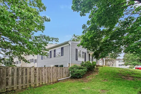1938 Oxford Court Schaumburg IL 60194