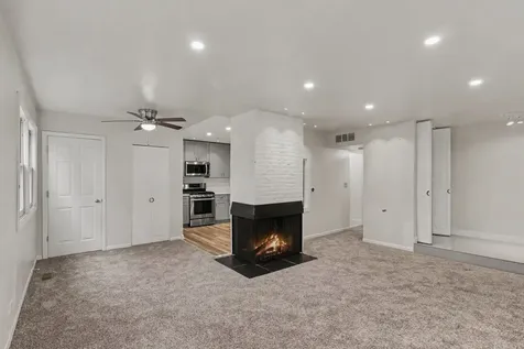 1938 Oxford Court Schaumburg IL 60194