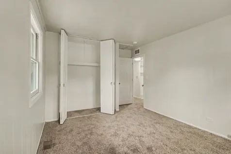 1938 Oxford Court Schaumburg IL 60194