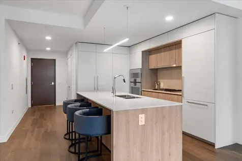 211 North Harbor Drive Chicago IL 60601