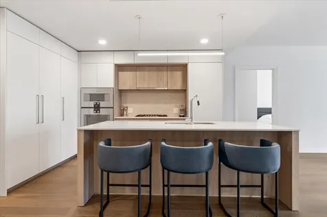 211 North Harbor Drive Chicago IL 60601