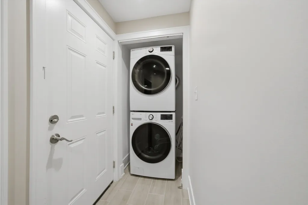 308 West Evergreen Avenue Chicago IL 60610