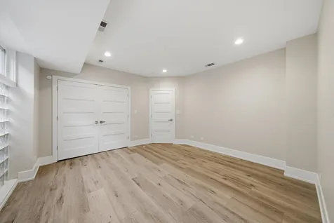 308 West Evergreen Avenue Chicago IL 60610