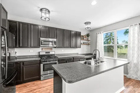 786 Bonaventure Drive Oswego IL 60543