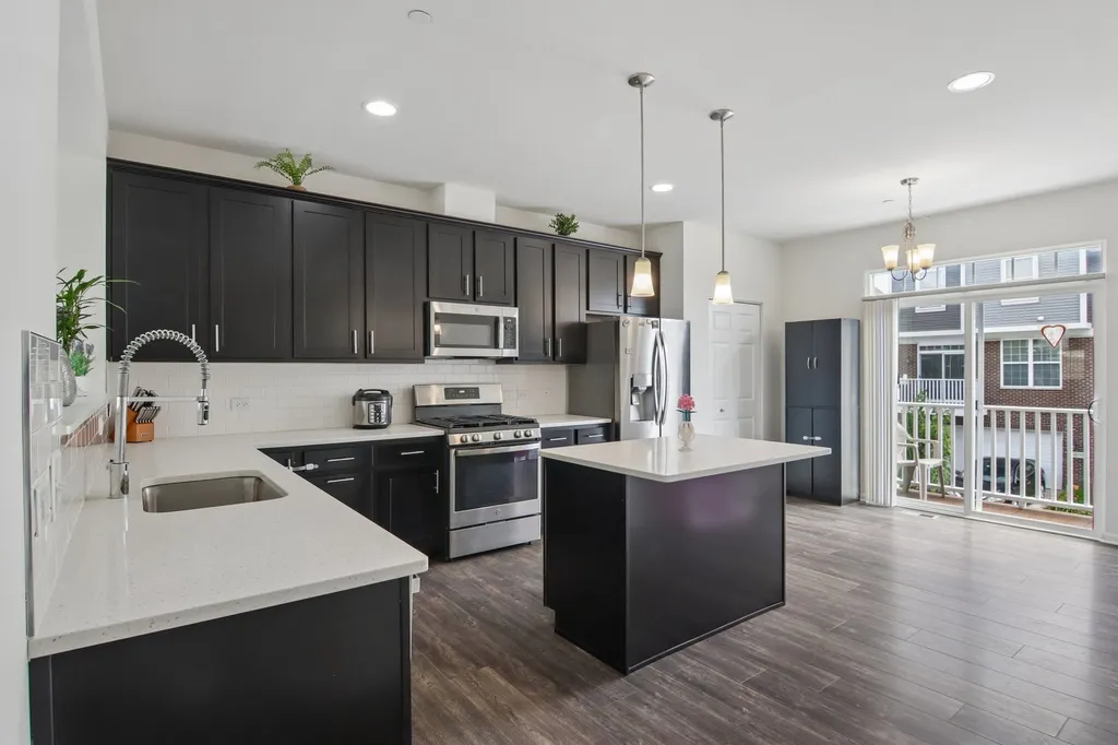 4425 Monroe Court Naperville IL 60564