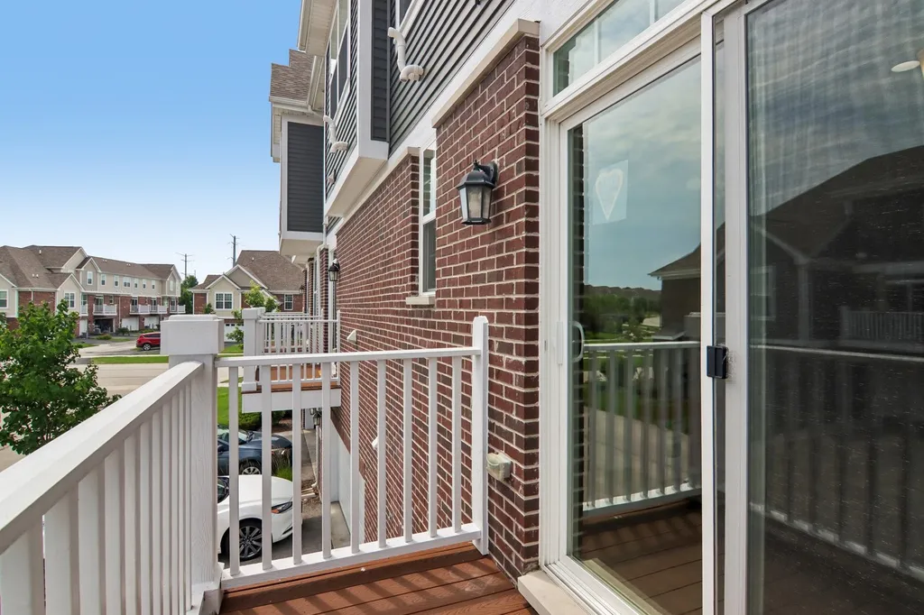 4425 Monroe Court Naperville IL 60564