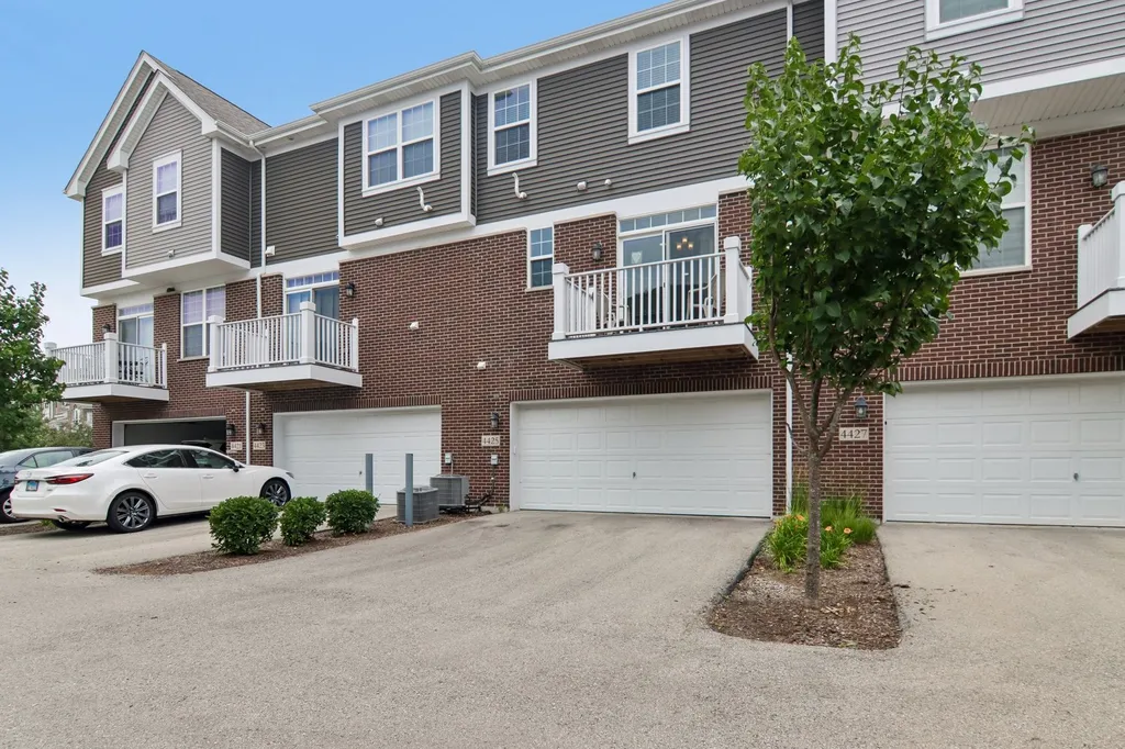4425 Monroe Court Naperville IL 60564