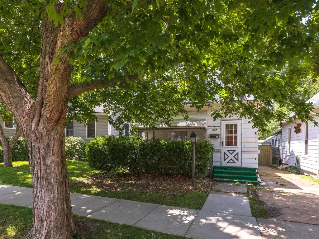 918 North Oak Street Bloomington IL 61701