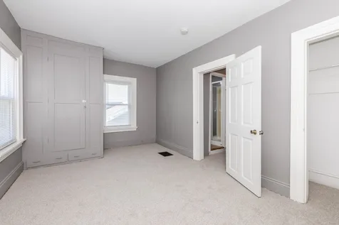 918 North Oak Street Bloomington IL 61701