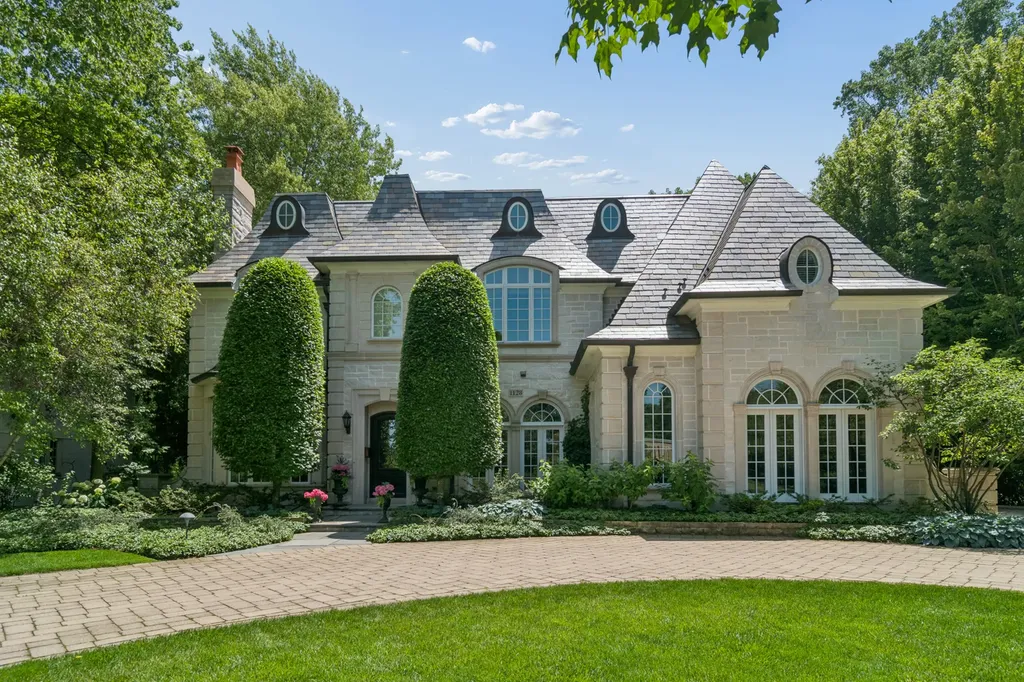 1128 Mt. Pleasant Road Winnetka IL 60093