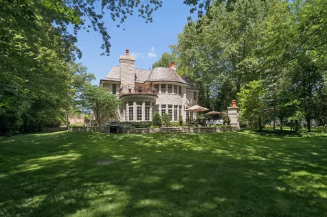 1128 Mt. Pleasant Road Winnetka IL 60093