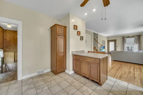 1337 Campbell Avenue Lasalle IL 61301