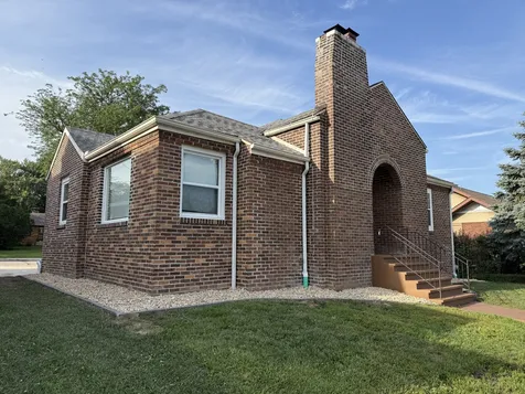 437 10TH Place Lasalle IL 61301