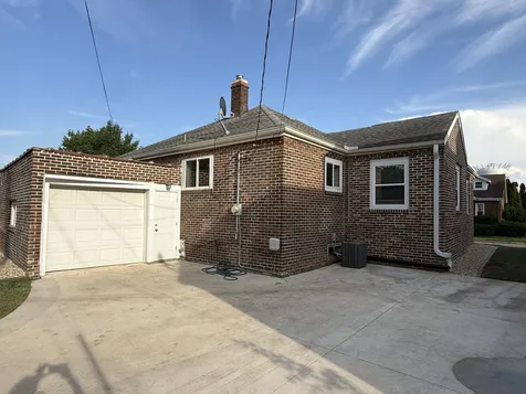 437 10TH Place Lasalle IL 61301