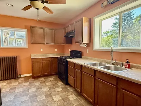 437 10TH Place Lasalle IL 61301