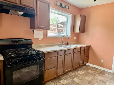 437 10TH Place Lasalle IL 61301