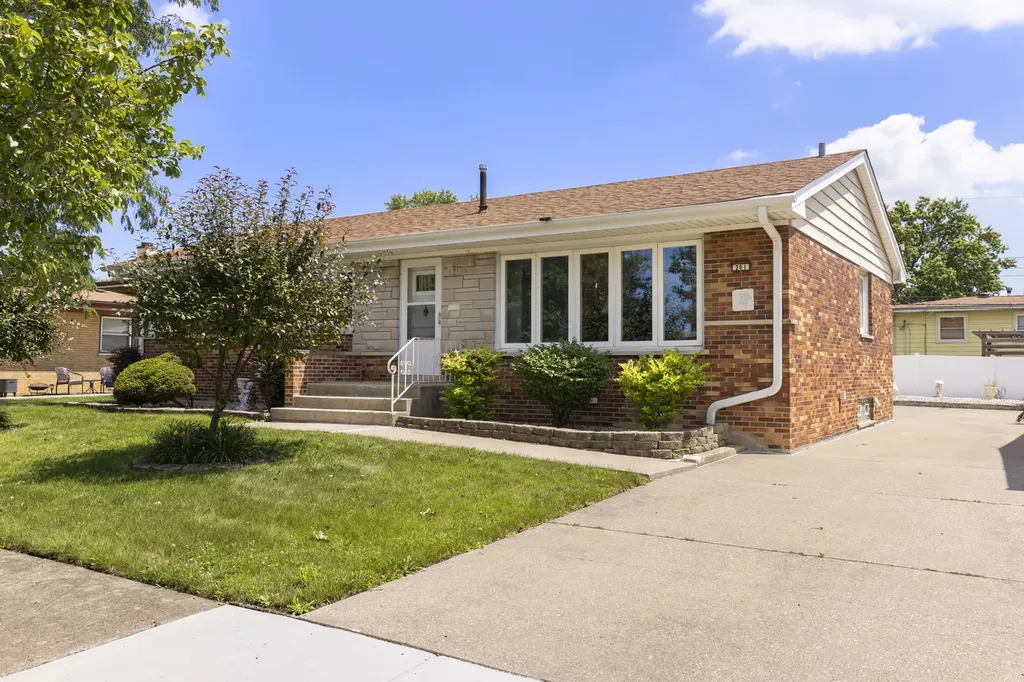 261 South Mayfair Place Chicago Heights IL 60411
