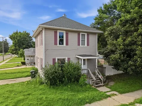 1502 East 4th Street Sterling IL 60181