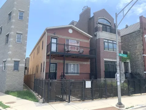 1327 West Walton Street Chicago IL 60642