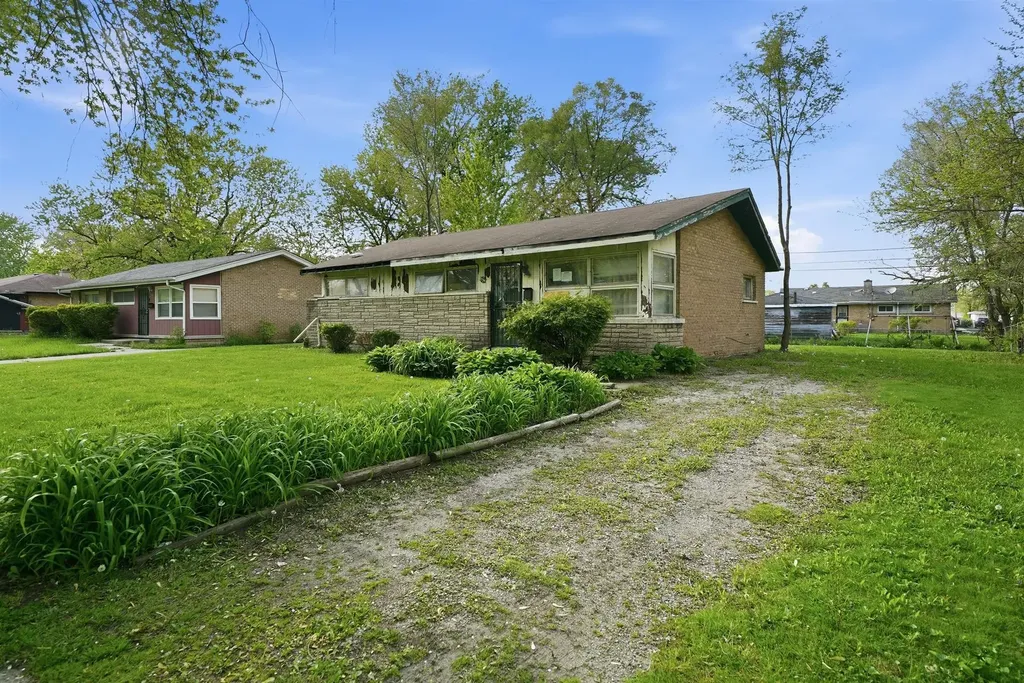 2934 Nottingham Avenue Markham IL 60428