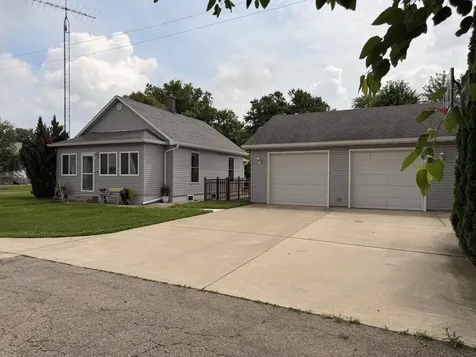 310 South 2nd Street Standard IL 61363