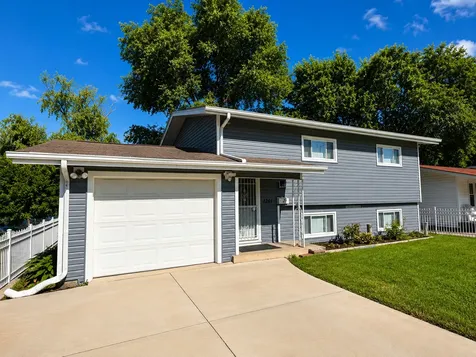 1241 South Elmwood Avenue Waukegan IL 60085