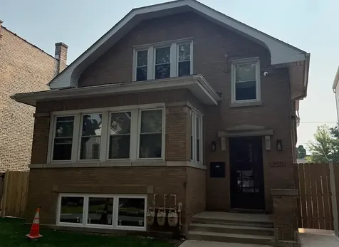 3921 North Saint Louis Avenue Chicago IL 60618