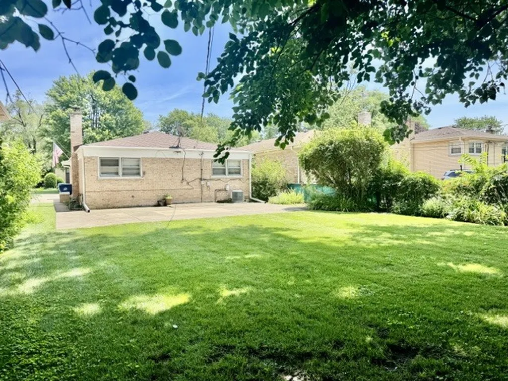 617 Lavergne Avenue Wilmette IL 60091