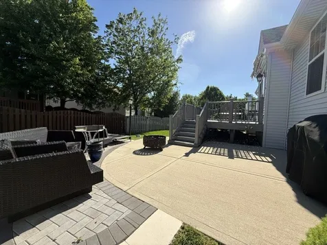 828 Bohannon Circle Oswego IL 60543