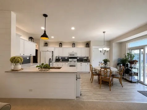 828 Bohannon Circle Oswego IL 60543