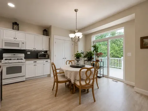 828 Bohannon Circle Oswego IL 60543