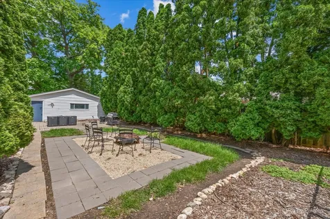 5016 North Oak Street Crystal Lake IL 60012