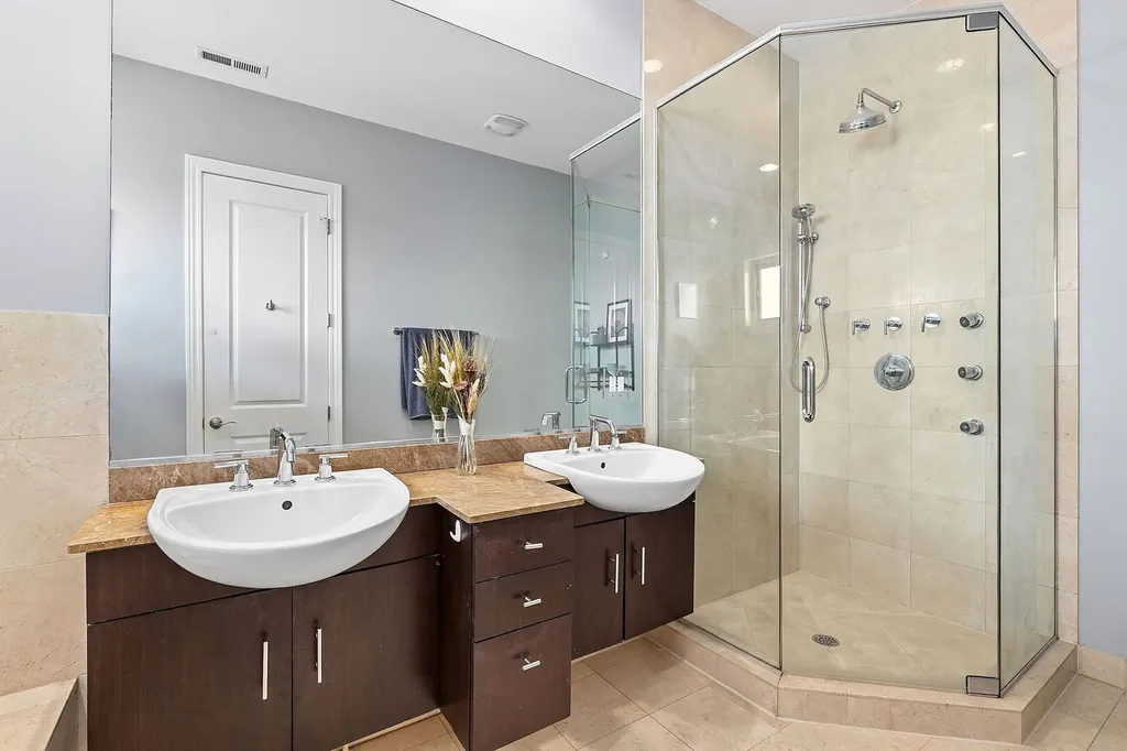 2642 West Chicago Avenue Chicago IL 60622