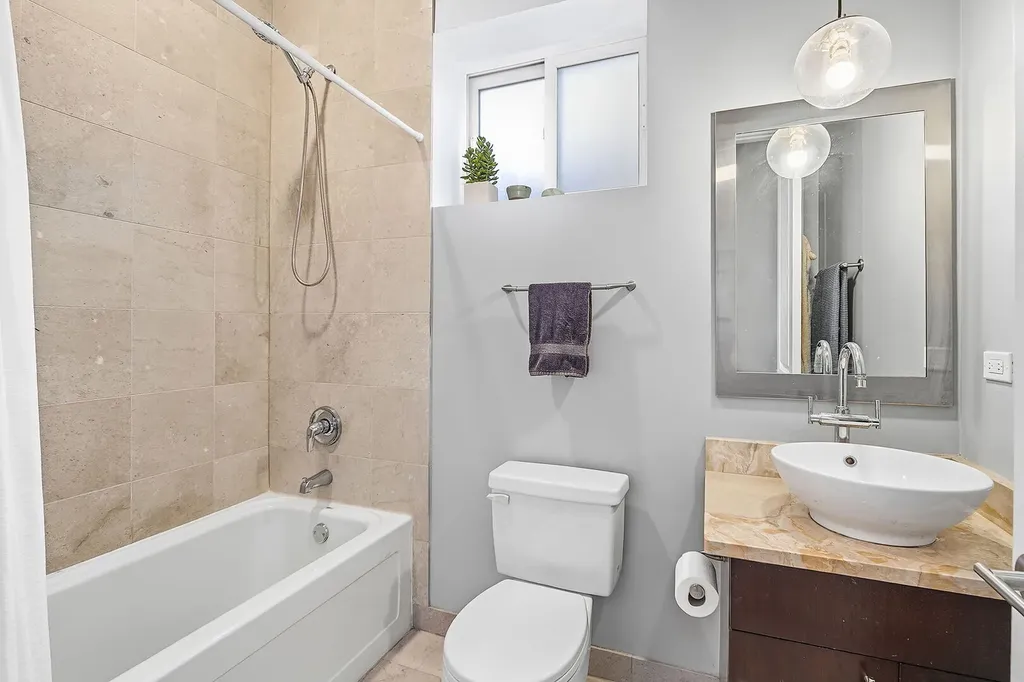 2642 West Chicago Avenue Chicago IL 60622