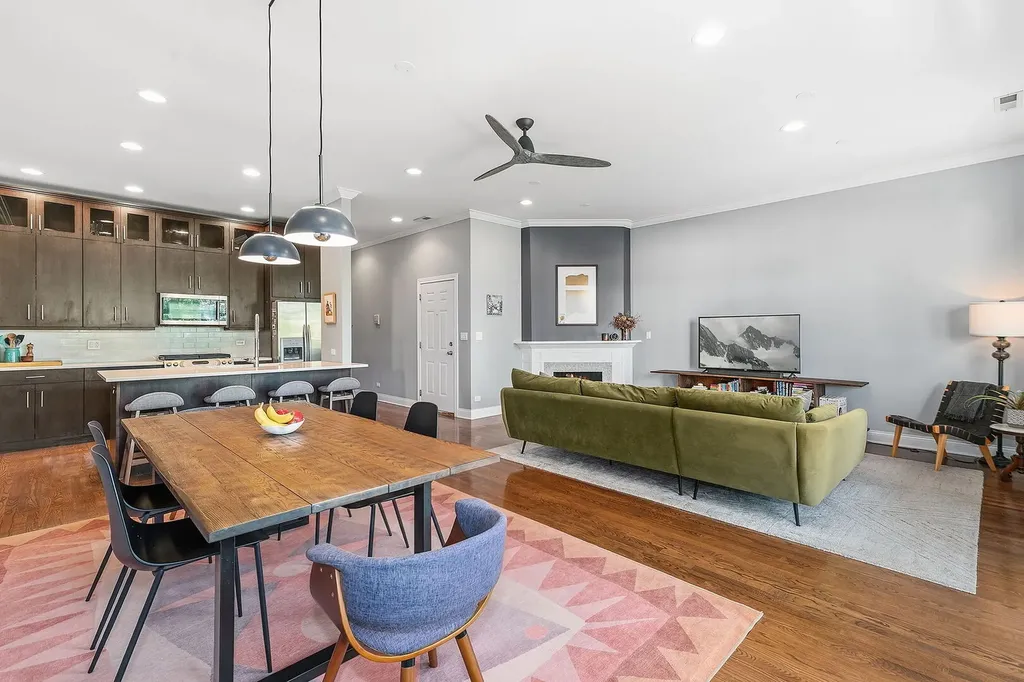 2642 West Chicago Avenue Chicago IL 60622