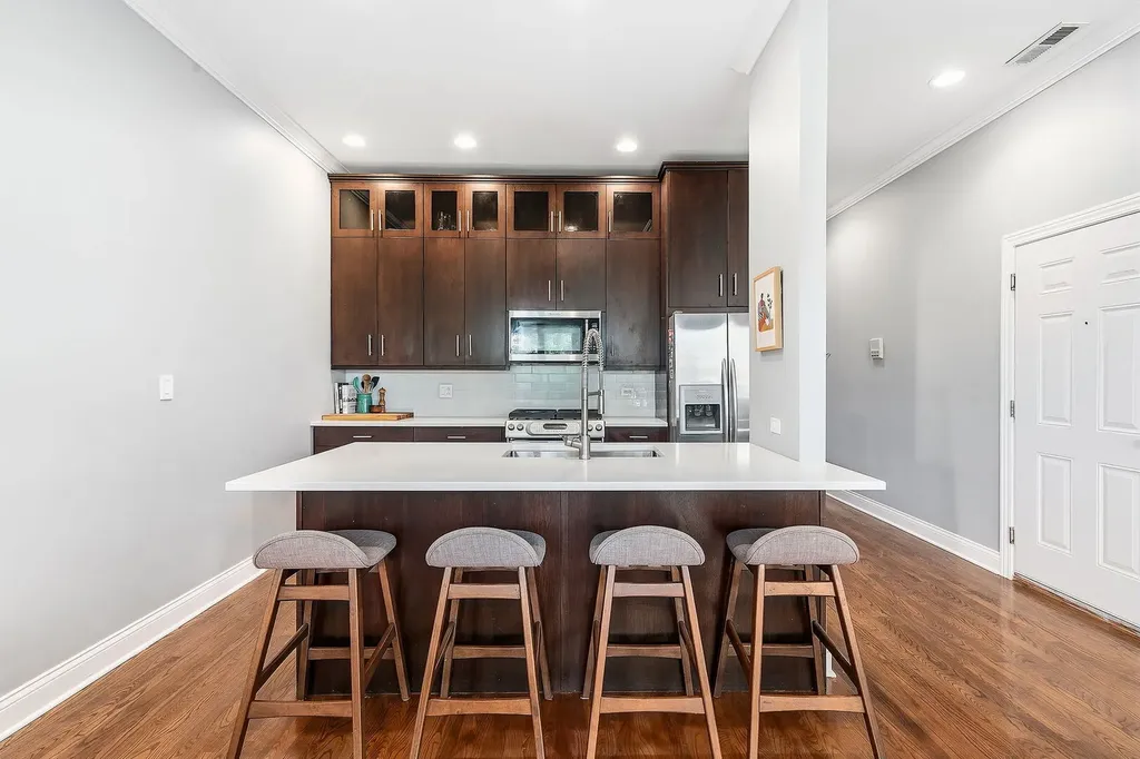 2642 West Chicago Avenue Chicago IL 60622