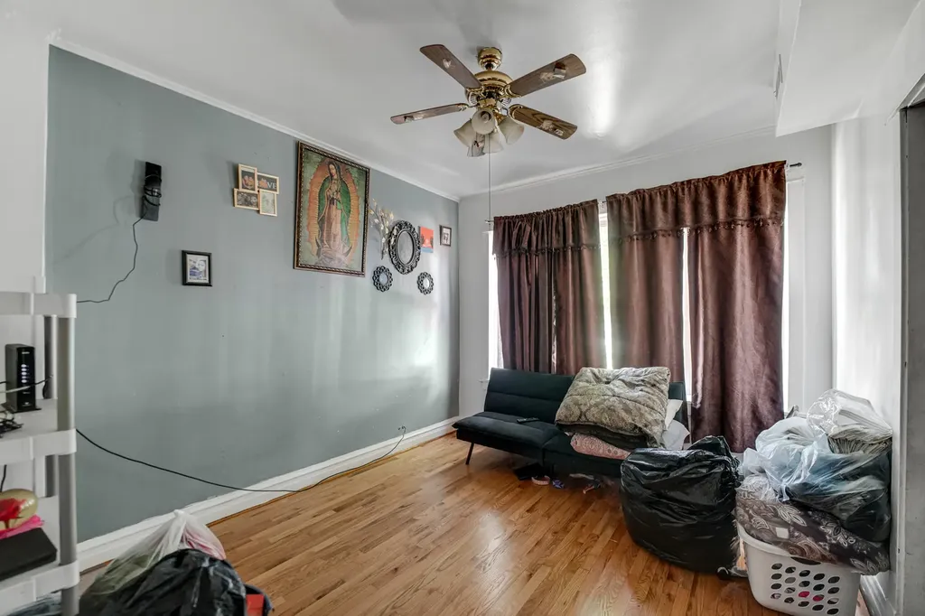 4757 South Rockwell Street Chicago IL 60632