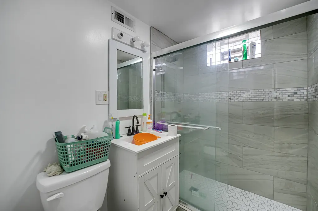 4757 South Rockwell Street Chicago IL 60632