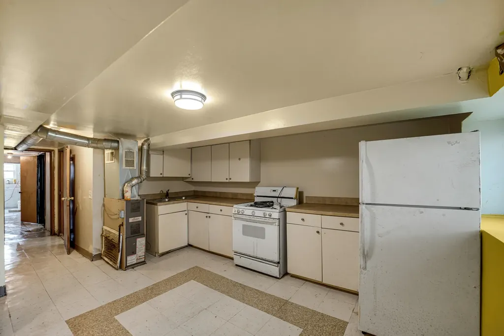 4757 South Rockwell Street Chicago IL 60632