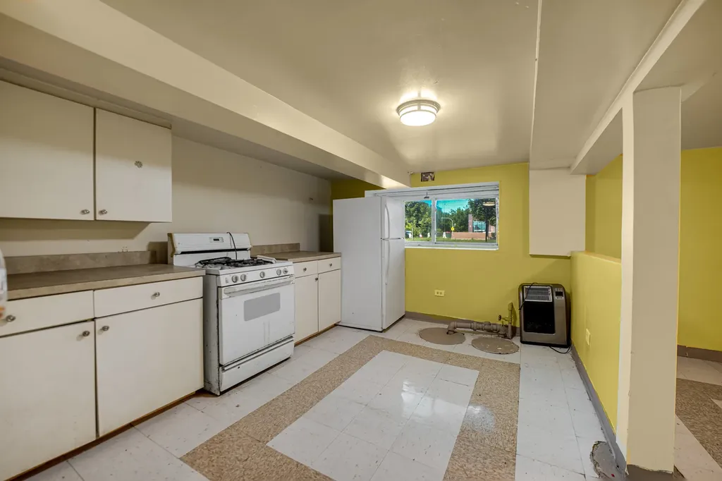 4757 South Rockwell Street Chicago IL 60632