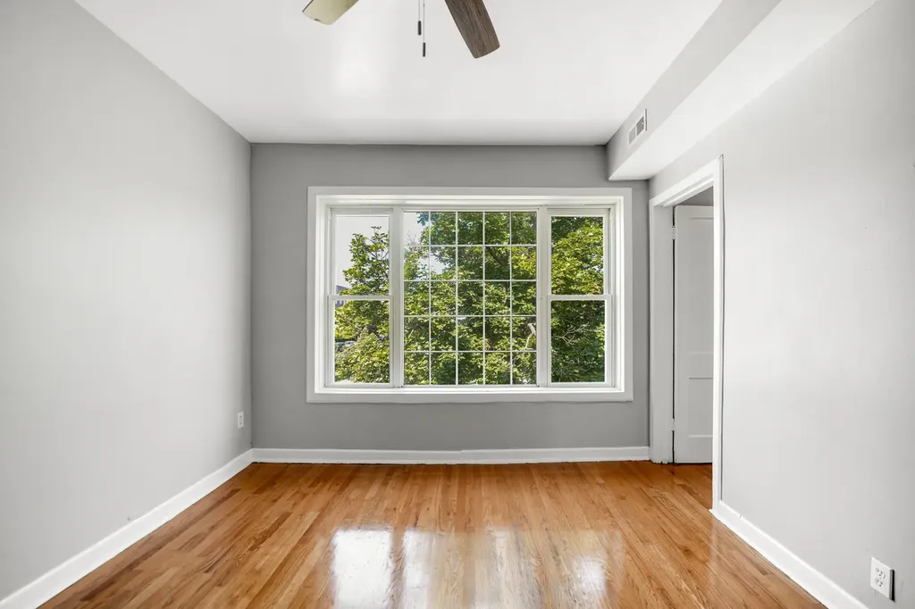 4757 South Rockwell Street Chicago IL 60632