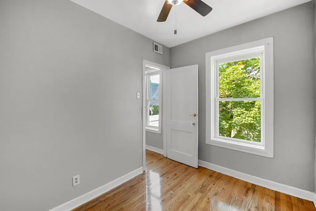 4757 South Rockwell Street Chicago IL 60632
